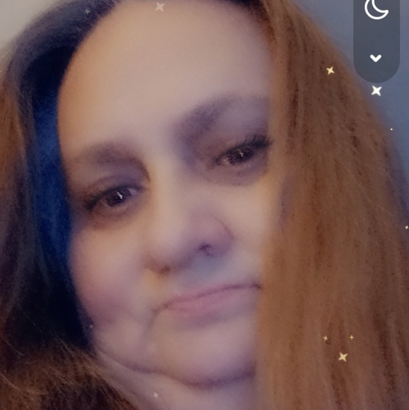 Meet your Posher, April - Picture 1 of 1